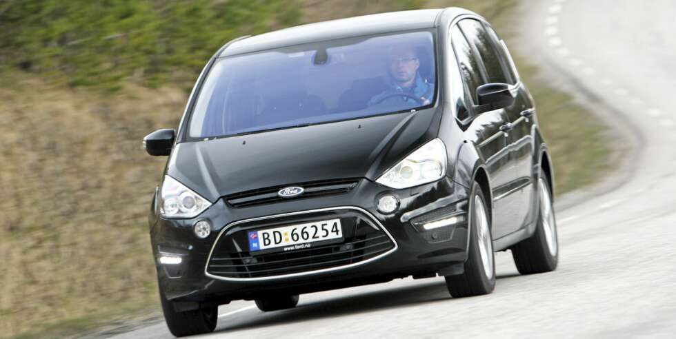 NY FRONT: S-Max deler nå fjes med alle andre nye Ford-modeller. NY FRONT: S-Max deler nå fjes med alle andre nye Ford-modeller.