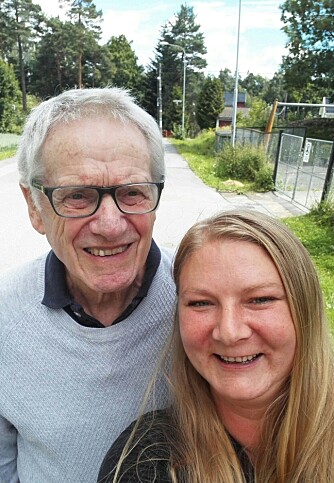 FINE STUNDER: - Når vi går tur, har vi det alltid hyggelig. FINE STUNDER: - Når vi går tur, har vi det alltid hyggelig.