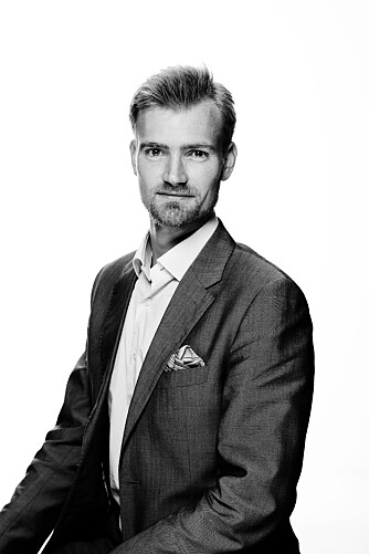 TALEEEKSPERT: Martin W.Stenstad ved Geelmuyden Kiese har lang erfaring med å holde foredrag, men innrømmer at han likevel kjenner på angsten selv hver eneste gang. FOTO: Geelmuyden Kiese. TALEEEKSPERT: Martin W.Stenstad ved Geelmuyden Kiese har lang erfaring med å holde foredrag, men innrømmer at han likevel kjenner på angsten selv hver eneste gang. FOTO: Geelmuyden Kiese.
