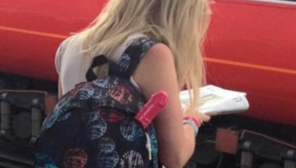 PROTESTERER: Dildoer er «omtrent like effektive til å beskytte oss mot sosiopater, og mye tryggere å leke med», mener demonstrantene som nå vil feste dildoer til skolesekken for å protestere mot ny våpenlovgivning i Texas. PROTESTERER: Dildoer er «omtrent like effektive til å beskytte oss mot sosiopater, og mye tryggere å leke med», mener demonstrantene som nå vil feste dildoer til skolesekken for å protestere mot ny våpenlovgivning i Texas.
