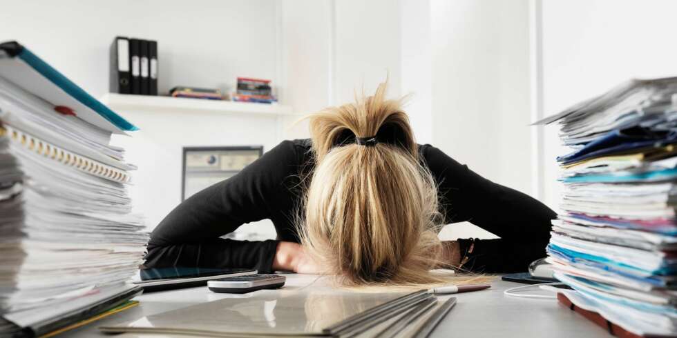 OVERVELDET? Slik får du en bedre arbeidshverdag. OVERVELDET? Slik får du en bedre arbeidshverdag.