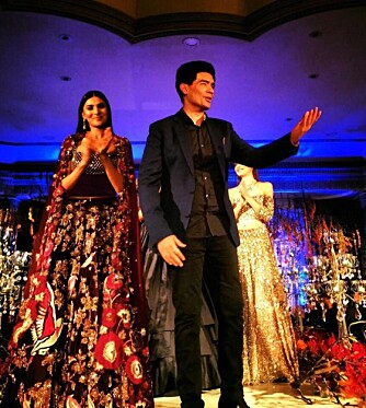 STOR DAG: Bokhari (t.v.) åpnet motevisningen til Manish Malhotra (t.h.) i London i høst. Det er et av høydepunktene i karrieren så langt. STOR DAG: Bokhari (t.v.) åpnet motevisningen til Manish Malhotra (t.h.) i London i høst. Det er et av høydepunktene i karrieren så langt.