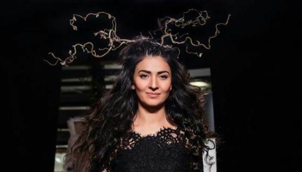 PÅ NORSK CATWALK: Bokhari tar fremdeles oppdrag i Norge innimellom. Her går hun nedover catwalken under moteuken i februar 2016. PÅ NORSK CATWALK: Bokhari tar fremdeles oppdrag i Norge innimellom. Her går hun nedover catwalken under moteuken i februar 2016.