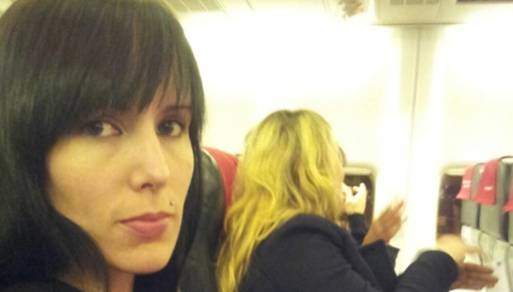 FLYSKREKK: Renate har flyskrekk. Ferien har ikke begynt før flyet er på bakken. FLYSKREKK: Renate har flyskrekk. Ferien har ikke begynt før flyet er på bakken.