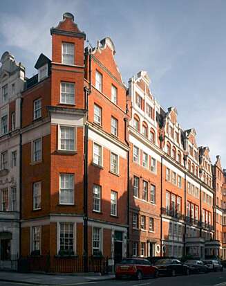 MAYFAIR: Leiligheten ligger midt i et av Londons mest eksklusive nabolag. MAYFAIR: Leiligheten ligger midt i et av Londons mest eksklusive nabolag.