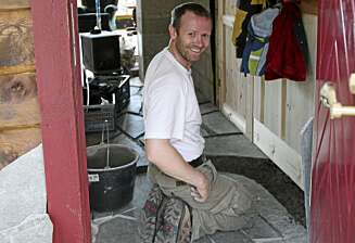 Hytteeier Arne Olav Bryne er glad ingen kom til skade da gassvannvarmeren hans ble sprengt i fillebiter på hytta. Hytteeier Arne Olav Bryne er glad ingen kom til skade da gassvannvarmeren hans ble sprengt i fillebiter på hytta.