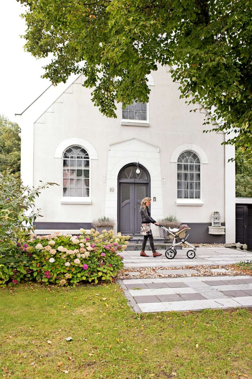 TOK HENSYN TIL KIRKEBYGGET: Familien ønsket å ta hensyn til byggets historie og spesielle form. TOK HENSYN TIL KIRKEBYGGET: Familien ønsket å ta hensyn til byggets historie og spesielle form.