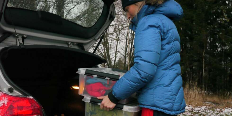 Her er det egentlig bare å lære av proffene, de som driver med containertransport. Bytter du ut containeren med en plastboks med lokk, har du et opplegg som er like effektivt. Her er det egentlig bare å lære av proffene, de som driver med containertransport. Bytter du ut containeren med en plastboks med lokk, har du et opplegg som er like effektivt.