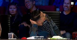 REAGERER: Dommeren Suleman Malik viste tydelig hva han syntes om Carinas show. Foto: Skjermdump fra TV2 REAGERER: Dommeren Suleman Malik viste tydelig hva han syntes om Carinas show. Foto: Skjermdump fra TV2
