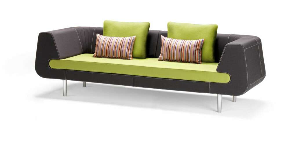 STILIG NYHET. Denne modulbaserte loungesofaen er inspirert av 50- og 60-tallets stil. Serien Mirage fra danske Stouby kommer i butikkene i mars, fra kr 28 944, stouby.com STILIG NYHET. Denne modulbaserte loungesofaen er inspirert av 50- og 60-tallets stil. Serien Mirage fra danske Stouby kommer i butikkene i mars, fra kr 28 944, stouby.com
