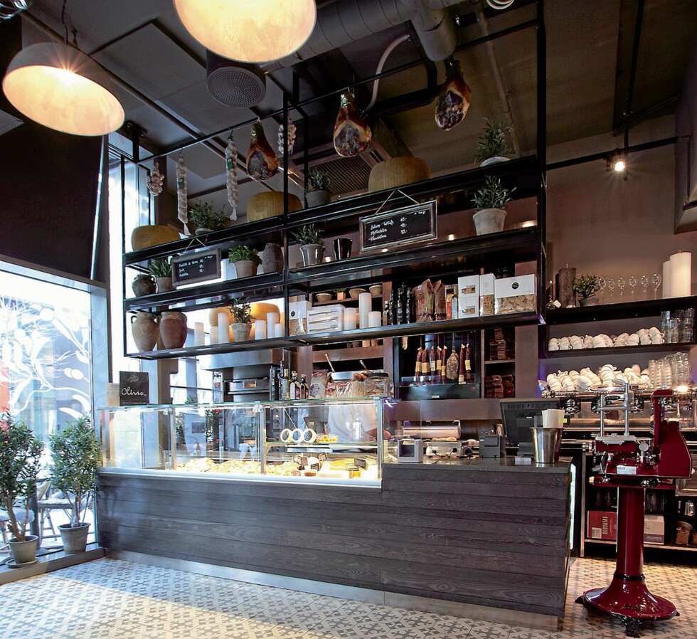 SMAK AV ITALIA. Tjuvholmen ved Aker Brygge i Oslo byr på spennende arkitektur og flere nye spisesteder, blant andre Olivia Pizzeria. SMAK AV ITALIA. Tjuvholmen ved Aker Brygge i Oslo byr på spennende arkitektur og flere nye spisesteder, blant andre Olivia Pizzeria.