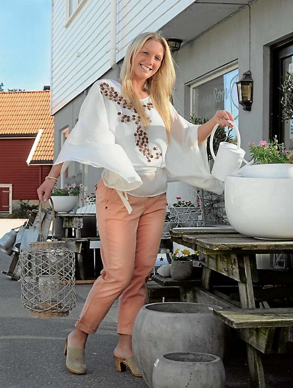 NORDISK I LANDHANDELEN. Livsstilsbutikk i Søgne med klær og kafe i ett. NORDISK I LANDHANDELEN. Livsstilsbutikk i Søgne med klær og kafe i ett.