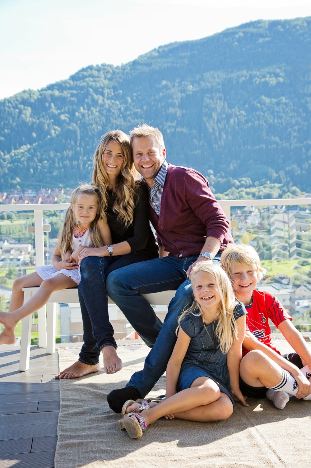 GJENG PÅ FEM: Her er hele familien samlet. GJENG PÅ FEM: Her er hele familien samlet.