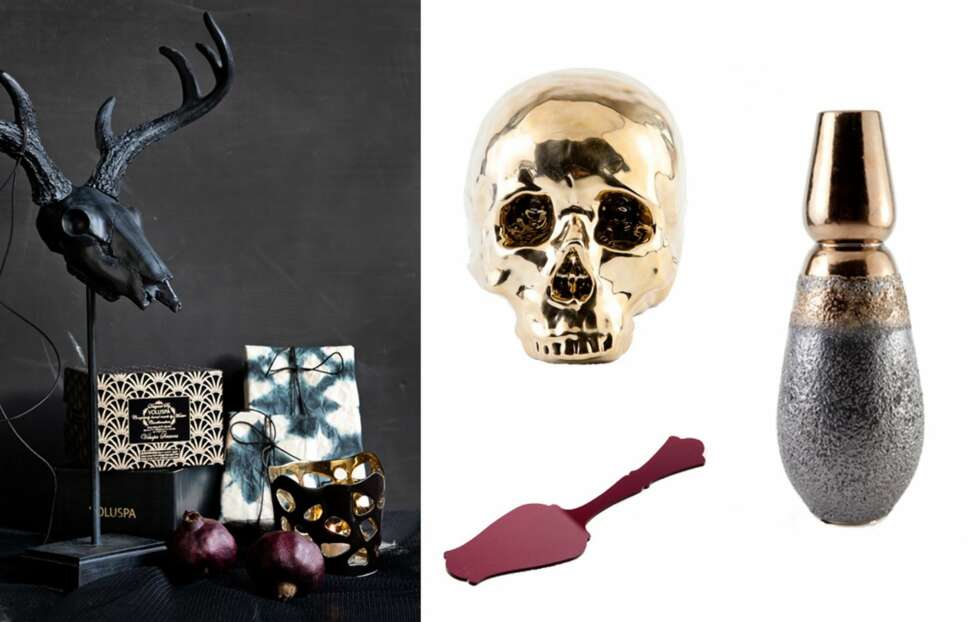 ROCKA. Gevir Smykkestativ, kr 698, Country Chic. Deilig duftlys fra Voluspa, kr 499, Milla Boutique. Svart, organisk, telysholder, kr 179, Bolina. Gullbelagt hodeskalle i porseleen, kr 1299, Milla Boutique. Kakespade i lilla metallfarget plast, kr 149, Bolina. Vase i metallfarget keramikk, kr 498, Zanz. ROCKA. Gevir Smykkestativ, kr 698, Country Chic. Deilig duftlys fra Voluspa, kr 499, Milla Boutique. Svart, organisk, telysholder, kr 179, Bolina. Gullbelagt hodeskalle i porseleen, kr 1299, Milla Boutique. Kakespade i lilla metallfarget plast, kr 149, Bolina. Vase i metallfarget keramikk, kr 498, Zanz.