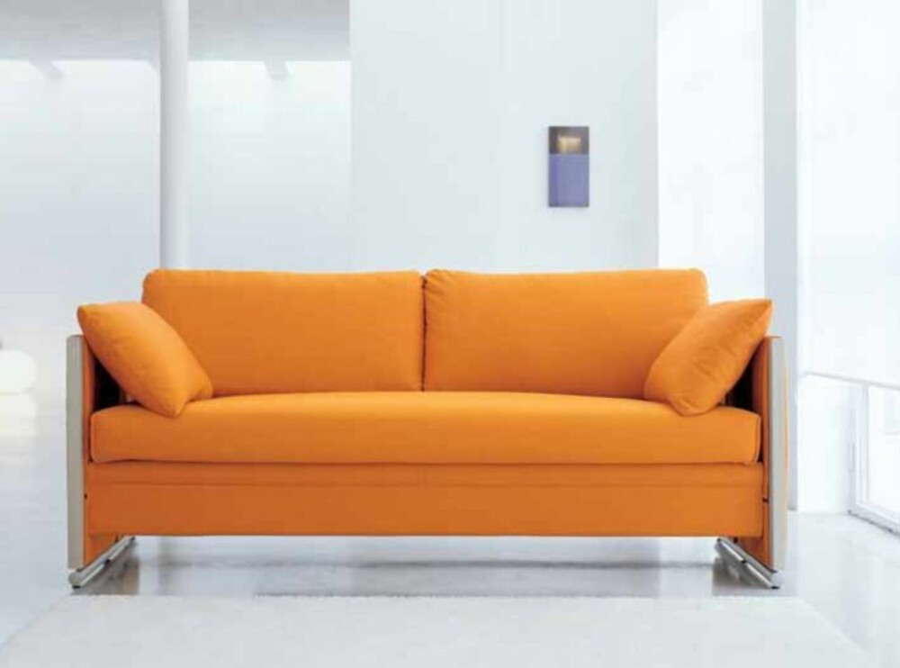 IKKE BARE EN SOFA: Denne kan bli et helt annet møbel ved bare et enkelt grep. IKKE BARE EN SOFA: Denne kan bli et helt annet møbel ved bare et enkelt grep.