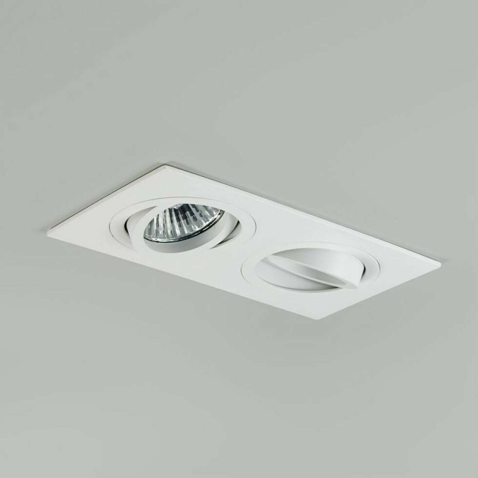 JUSTERBAR: Ønsker du at lyset skal treffe noe spesielt, som et bilde på veggen, bør du velge justerbare downlights. JUSTERBAR: Ønsker du at lyset skal treffe noe spesielt, som et bilde på veggen, bør du velge justerbare downlights.