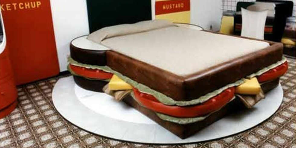 THE AMERICAN DREAM: På FantaSuite Hotel kan du sove i en gigantisk sandwhich. THE AMERICAN DREAM: På FantaSuite Hotel kan du sove i en gigantisk sandwhich.