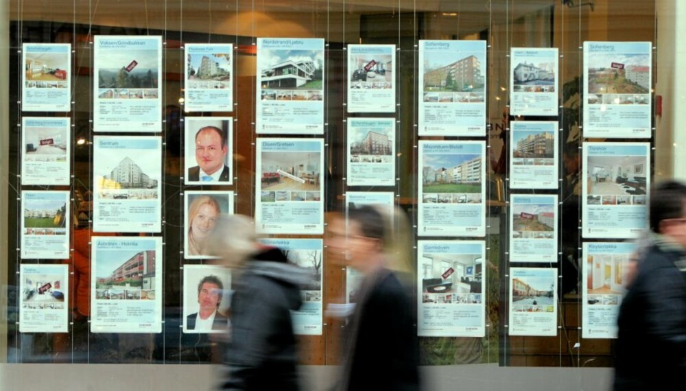 VIDERE PRISFALL: Førstegangskjøpere kan trygt utsette boligkjøpet til neste år, ifølge ekspertene. De tror på videre prisfall i 2009. VIDERE PRISFALL: Førstegangskjøpere kan trygt utsette boligkjøpet til neste år, ifølge ekspertene. De tror på videre prisfall i 2009.