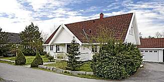 VED SJØEN: Gangavstand til sjøen og 226 kvadratmeter boltreplass ved Fredrikstad. VED SJØEN: Gangavstand til sjøen og 226 kvadratmeter boltreplass ved Fredrikstad.