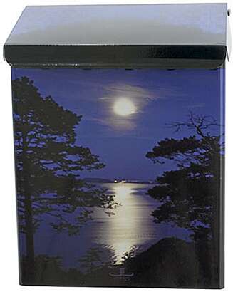 Dekorert postkasse fra jennylanedesign.no, kr 1450. Dekorert postkasse fra jennylanedesign.no, kr 1450.