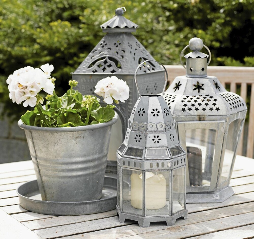 EN LITEN FAMILIE: En samling ulike lykter er både stemningsskapende og flott. Priser fra kr 239, hos Den Salige Isabel. EN LITEN FAMILIE: En samling ulike lykter er både stemningsskapende og flott. Priser fra kr 239, hos Den Salige Isabel.