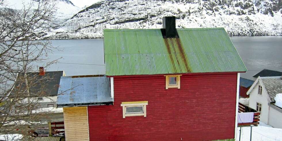 BILLIGST: Ifølge Finn.no er dette Norges billigste hus for tiden. For 140 000 kroner får du dette 4-roms huset på Senja. BILLIGST: Ifølge Finn.no er dette Norges billigste hus for tiden. For 140 000 kroner får du dette 4-roms huset på Senja.