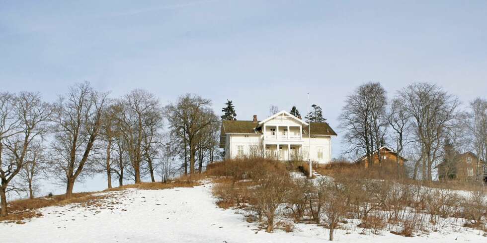 FORSVARSEIENDOM: Kjeller gård er én av eiendommene som Forsvaret skal kvitte seg med. FORSVARSEIENDOM: Kjeller gård er én av eiendommene som Forsvaret skal kvitte seg med.