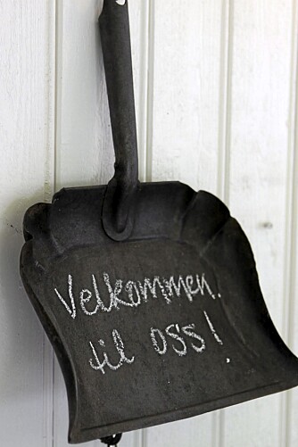 VELKOMMEN: La det gamle feiebrettet ønske dine gjester velkommen. VELKOMMEN: La det gamle feiebrettet ønske dine gjester velkommen.