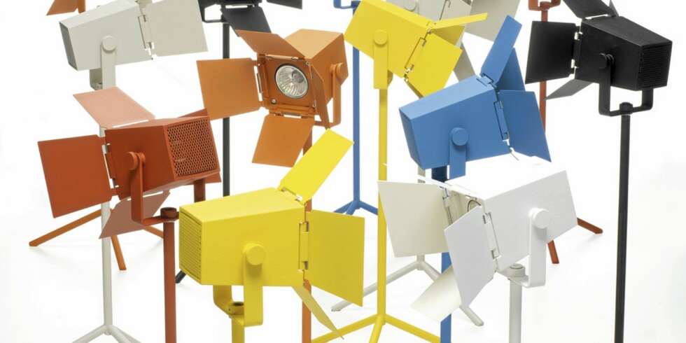 FOTO: Lampen Foto fra Zero er inspirert av studiolamper og har et tøft og industrielt uttrykk. FOTO: Lampen Foto fra Zero er inspirert av studiolamper og har et tøft og industrielt uttrykk.