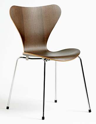 KLASSIKER: "3107 (Sjueren)", Fritz Hansen, Tannum, ca. kr 3785. KLASSIKER: "3107 (Sjueren)", Fritz Hansen, Tannum, ca. kr 3785.