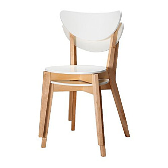 I HØYDEN: Stoler som kan stables, som Nordmyra fra Ikea, vil spare plas når de ikke er i bruk. I HØYDEN: Stoler som kan stables, som Nordmyra fra Ikea, vil spare plas når de ikke er i bruk.