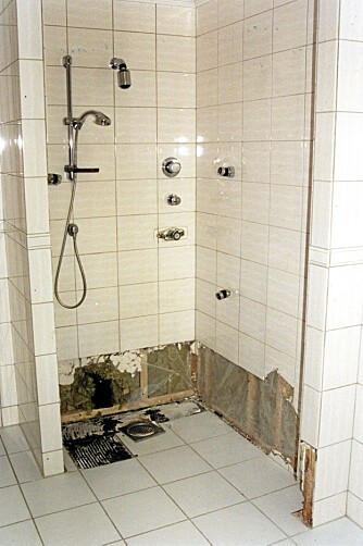 DÅRLIG GRUNNARBEID: Badet er bygningsteknisk krevende å oppføre, og i tilfelle lekkasje blir skadene store. DÅRLIG GRUNNARBEID: Badet er bygningsteknisk krevende å oppføre, og i tilfelle lekkasje blir skadene store.