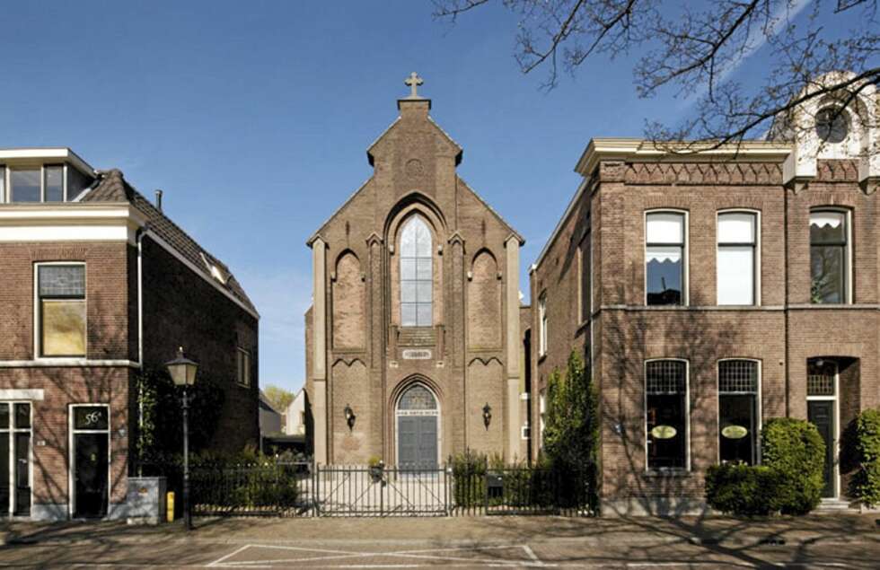 HELLIG HUS: Den gamle kirken i Utrecht i Nederland ble til et flott hus. HELLIG HUS: Den gamle kirken i Utrecht i Nederland ble til et flott hus.