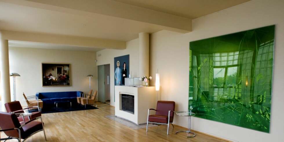 VILLA STENERSEN: Det var forretningsmannen og kunsthandler Rolf E. Stenersen som i 1937 fikk bygget tegnet av arkitekten Arne Korsmo, en av mellomkrigstidens mest sentrale norske arkitekter. VILLA STENERSEN: Det var forretningsmannen og kunsthandler Rolf E. Stenersen som i 1937 fikk bygget tegnet av arkitekten Arne Korsmo, en av mellomkrigstidens mest sentrale norske arkitekter.