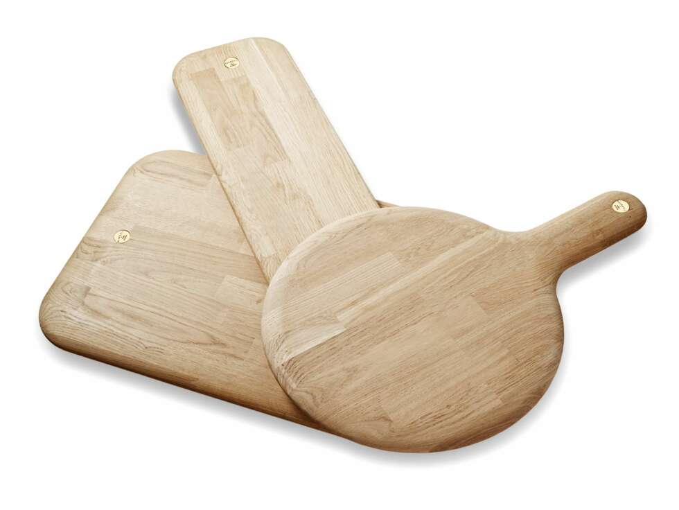 Fin trio. Med ulik form og størrelse har designer Tom Dixon gjort sitt for at du klarer skille kjøttfjøla fra resten. Chop Rectangle, 40 x 60 cm, kr 1165, runde Chop Paddle, Ø 40 cm,
lengde, 60 cm, kr 1165 og Chop Long, 20 x 75 cm, kr 900, tomdixon.net eller eskeinterior.no. Fin trio. Med ulik form og størrelse har designer Tom Dixon gjort sitt for at du klarer skille kjøttfjøla fra resten. Chop Rectangle, 40 x 60 cm, kr 1165, runde Chop Paddle, Ø 40 cm,
lengde, 60 cm, kr 1165 og Chop Long, 20 x 75 cm, kr 900, tomdixon.net eller eskeinterior.no.