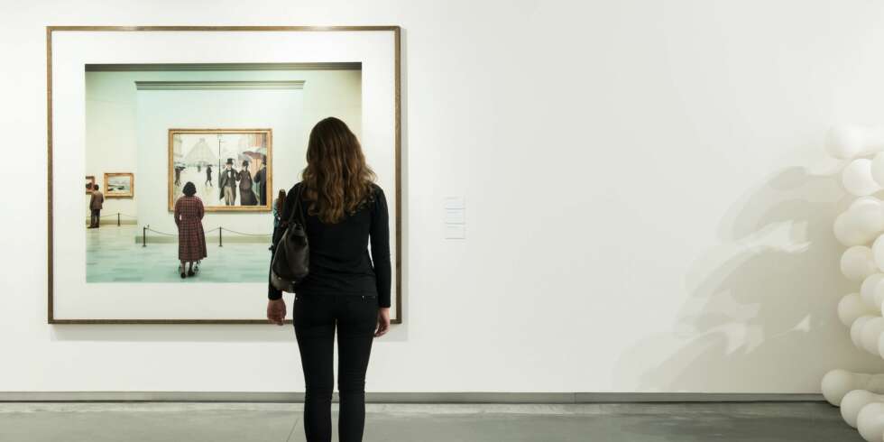 Astrup Fearney museet. Kvinne betrakter foto av Thomas Struth. Kopier denne linken inn i nettleseren din og last ned bildet: https://www.flickr.com/photos/131013074@N08/16193871089/ Astrup Fearney museet. Kvinne betrakter foto av Thomas Struth. Kopier denne linken inn i nettleseren din og last ned bildet: https://www.flickr.com/photos/131013074@N08/16193871089/