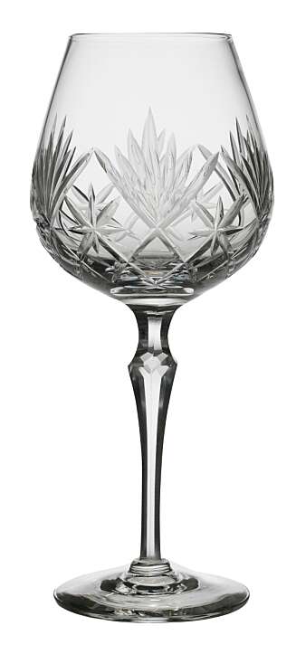 Marie er en klassiker fra Hadeland Glassverk, med slipt klokke og stett. Designet er produsert siden 1912. Rødvinsglass kr 899. Marie er en klassiker fra Hadeland Glassverk, med slipt klokke og stett. Designet er produsert siden 1912. Rødvinsglass kr 899.