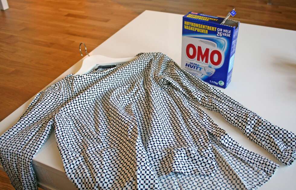 IKKE PÅ HÅNDVASK: Pass på at du bruker vaskemiddel tilpasset håndvasket klær, og ikke det du bruker til vanlig. IKKE PÅ HÅNDVASK: Pass på at du bruker vaskemiddel tilpasset håndvasket klær, og ikke det du bruker til vanlig.