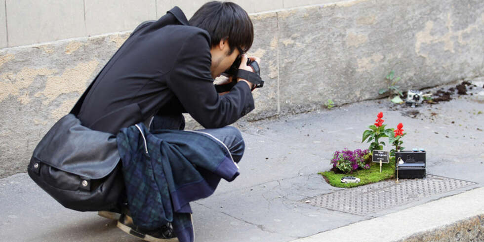 YNDET FOTOMOTIV: Turister og lokalbefolkning synes alle det er morsomt å snuble over en av Wheens søte små hager. YNDET FOTOMOTIV: Turister og lokalbefolkning synes alle det er morsomt å snuble over en av Wheens søte små hager.