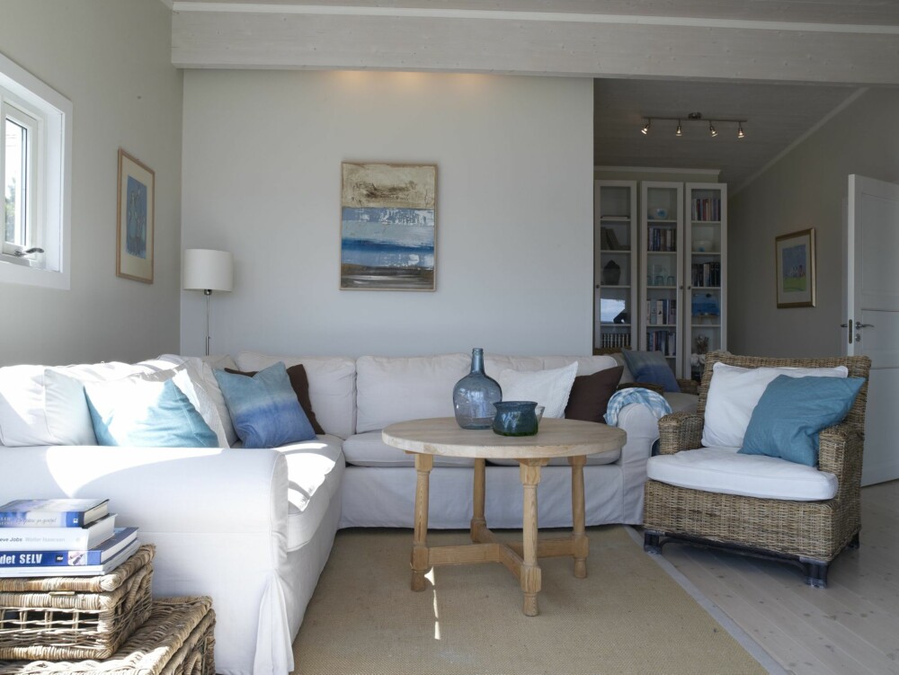 GOD SITTEPLASS: I sofaen fra Ikea er det plass til at to kan ta seg en middagslur. Foto: Inger Mette Meling Kostveit GOD SITTEPLASS: I sofaen fra Ikea er det plass til at to kan ta seg en middagslur. Foto: Inger Mette Meling Kostveit