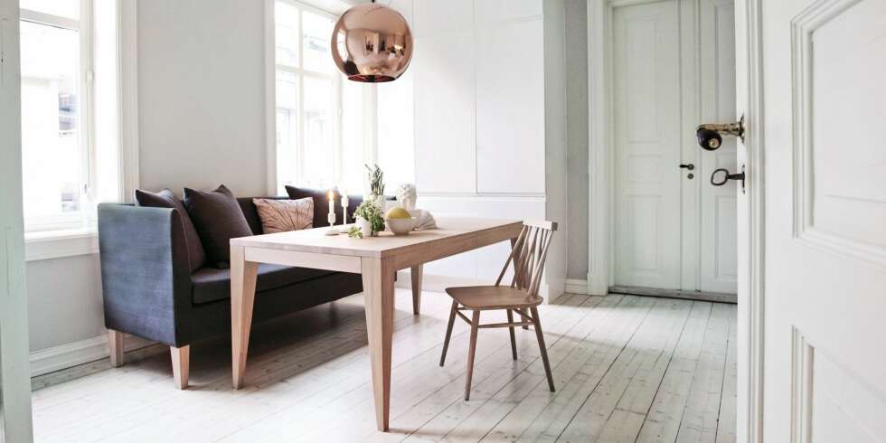 Første premien er en lekker Stunder spisesofa fra Ygg & Lyng i valgfritt stoff og med valgfrie ben, lengde 206 cm. Vinneren kan alternativt velge et annet produkt fra Ygg & Lyng til samme verdi. Første premien er en lekker Stunder spisesofa fra Ygg & Lyng i valgfritt stoff og med valgfrie ben, lengde 206 cm. Vinneren kan alternativt velge et annet produkt fra Ygg & Lyng til samme verdi.