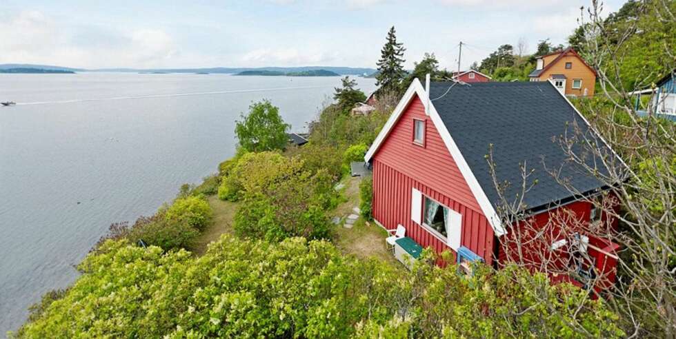 BLEIKØYA: Prisantydning 2.800 000 kroner. Primærrom 48 kvadratmeter med to soverom. Byggeår 1923. BLEIKØYA: Prisantydning 2.800 000 kroner. Primærrom 48 kvadratmeter med to soverom. Byggeår 1923.