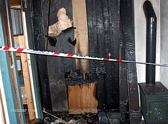 TRIST SYN: Her startet brannen på hytta til familien Riseth. Bildet er tatt to dager etter ulykken. TRIST SYN: Her startet brannen på hytta til familien Riseth. Bildet er tatt to dager etter ulykken.
