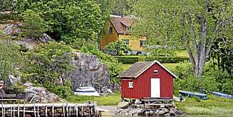 Hytte med strand og brygge til salgs på Nordre Sandøy i Hvaler. Hytte med strand og brygge til salgs på Nordre Sandøy i Hvaler.