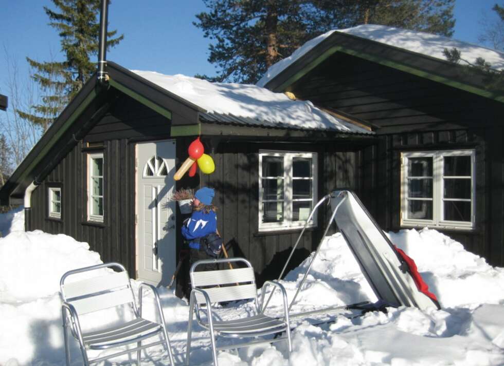 HEDERLIG OMTALE III: Flest stemmer på nettet fikk hytta til Gro Myrvang Rørvik på Vikerfjell. Familiehytta har koselig, personlig innredning, harmonisk stil og representerer den norske folkehytta. HEDERLIG OMTALE III: Flest stemmer på nettet fikk hytta til Gro Myrvang Rørvik på Vikerfjell. Familiehytta har koselig, personlig innredning, harmonisk stil og representerer den norske folkehytta.