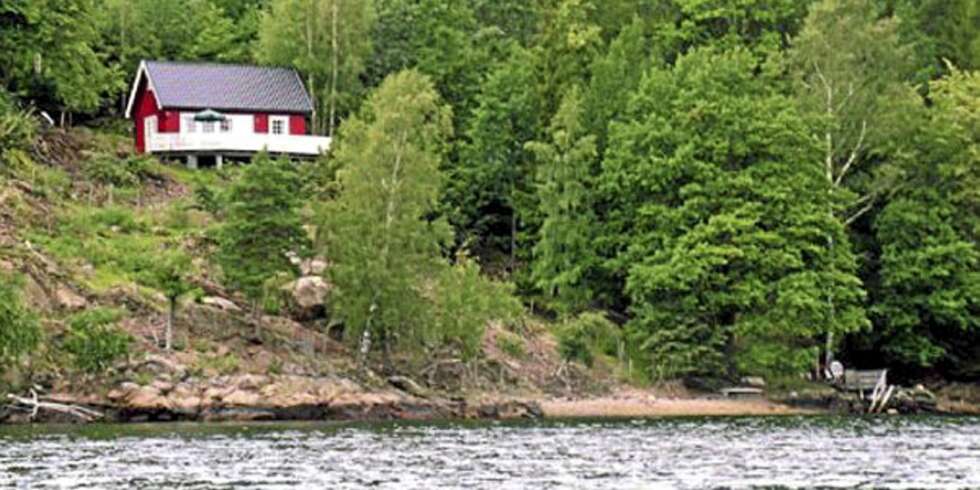 SÆTRE: Fredelig og familievennlig med bade- og fiskemuligheter. 6 sengeplasser. Pris: 5195 kroner i uka. SÆTRE: Fredelig og familievennlig med bade- og fiskemuligheter. 6 sengeplasser. Pris: 5195 kroner i uka.