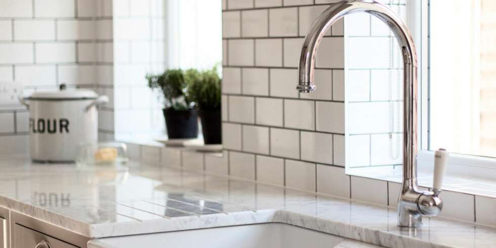 SÅRBART: Marmor er en naturstein og derfor ganske så porøs og mottakelig for søl og flekker. FOTO: Stonecontacts.com SÅRBART: Marmor er en naturstein og derfor ganske så porøs og mottakelig for søl og flekker. FOTO: Stonecontacts.com