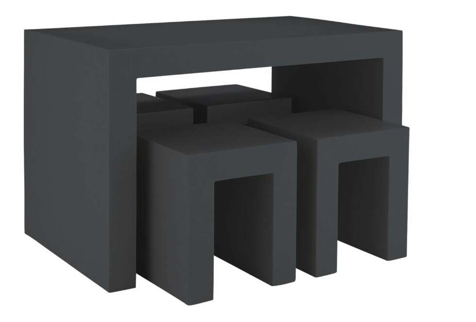 RØFT: Sett med bord i stein og fire krakker. Bordet måler 120 x 70 x 74 cm, kr 7950, Habitat. RØFT: Sett med bord i stein og fire krakker. Bordet måler 120 x 70 x 74 cm, kr 7950, Habitat.