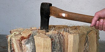 Småved: Hogg opp hele sekken. Småved: Hogg opp hele sekken.