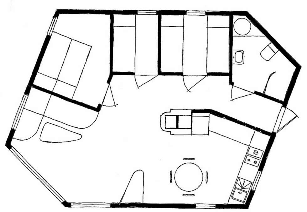 SEKSKANTET PLANLØSNING: Skiferhytta i Sandnes har fått en sekskantet planløsning. Tomten er 1,6 mål. Byggeår: 2011. Bruttoareal: 60 m². Bod på 14 m². Rominndeling: Stue, kjøkken med spiseplass, tre soverom og bad. Utvendig kledning: Skifer. Tak: Torvtak. Innvendig kledning: Trepanel og skifer. Fasiliteter: Strøm og biodo SEKSKANTET PLANLØSNING: Skiferhytta i Sandnes har fått en sekskantet planløsning. Tomten er 1,6 mål. Byggeår: 2011. Bruttoareal: 60 m². Bod på 14 m². Rominndeling: Stue, kjøkken med spiseplass, tre soverom og bad. Utvendig kledning: Skifer. Tak: Torvtak. Innvendig kledning: Trepanel og skifer. Fasiliteter: Strøm og biodo